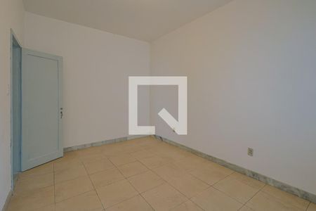 Casa à venda com 206m², 3 quartos e 4 vagas Casa à venda com 206m², 3 quartos e 4 vagasQuarto