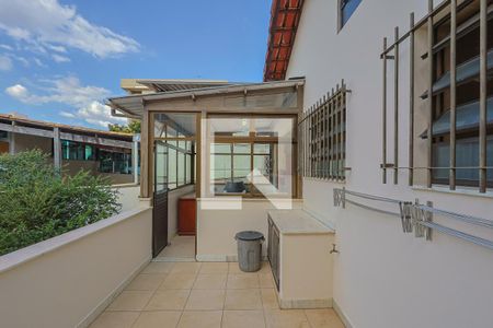 Casa à venda com 206m², 3 quartos e 4 vagas Casa à venda com 206m², 3 quartos e 4 vagasÁrea comum