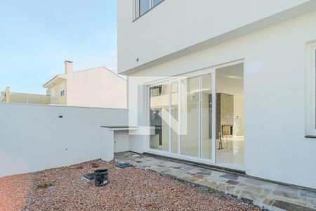 Casa de condomínio à venda com 162m², 3 quartos e 2 vagasQuintal