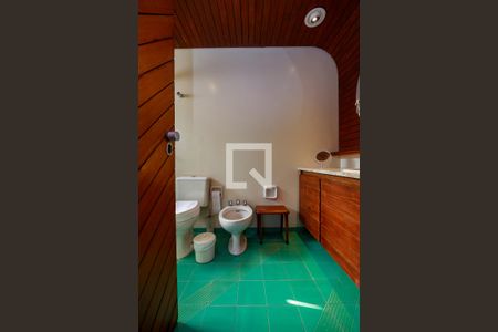 Casa à venda com 394m², 4 quartos e 4 vagasSuíte 3 - Banheiro