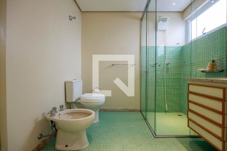 Casa à venda com 394m², 4 quartos e 4 vagasSuíte 4 - Banheiro