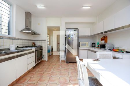 Casa à venda com 394m², 4 quartos e 4 vagasCozinha