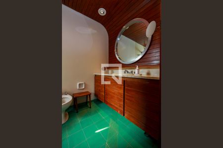 Casa à venda com 394m², 4 quartos e 4 vagasSuíte 3 - Banheiro