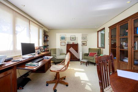 Casa à venda com 394m², 4 quartos e 4 vagasEscritório