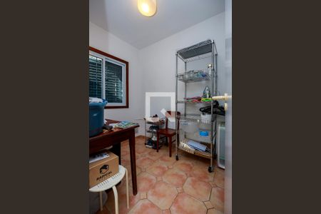 Casa à venda com 394m², 4 quartos e 4 vagasÁrea de Serviço - Quarto