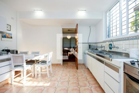 Casa à venda com 394m², 4 quartos e 4 vagasCozinha