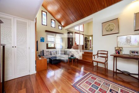 Casa à venda com 394m², 4 quartos e 4 vagasSala