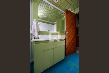 Casa à venda com 394m², 4 quartos e 4 vagasBanheiro 1