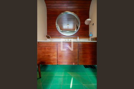 Casa à venda com 394m², 4 quartos e 4 vagasSuíte 3 - Banheiro