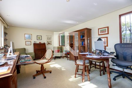 Casa à venda com 394m², 4 quartos e 4 vagasEscritório