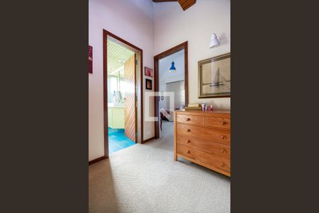 Casa à venda com 394m², 4 quartos e 4 vagasCorredor