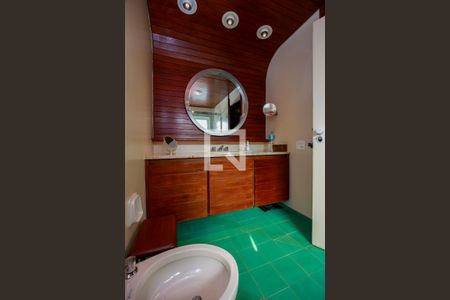 Casa à venda com 394m², 4 quartos e 4 vagasSuíte 3 - Banheiro