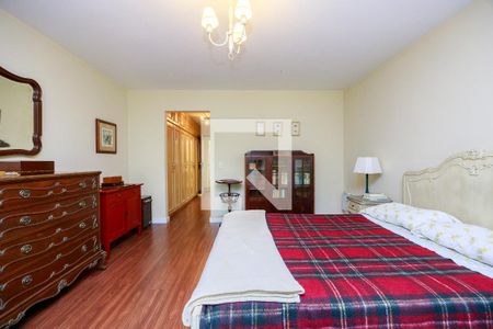 Casa à venda com 394m², 4 quartos e 4 vagasSuíte 4