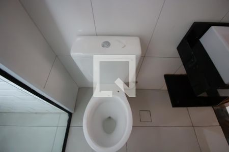 Casa de condomínio à venda com 48m², 2 quartos e sem vaga Casa de condomínio à venda com 48m², 2 quartos e sem vagaBanheiro