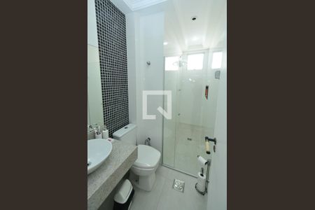 Apartamento à venda com 120m², 3 quartos e 2 vagas Apartamento à venda com 120m², 3 quartos e 2 vagasBanheiro social