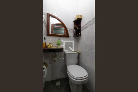 Casa à venda com 150m², 3 quartos e 3 vagas Casa à venda com 150m², 3 quartos e 3 vagasLavabo