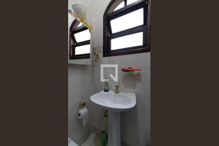 Casa à venda com 150m², 3 quartos e 3 vagas Casa à venda com 150m², 3 quartos e 3 vagasBanheiro