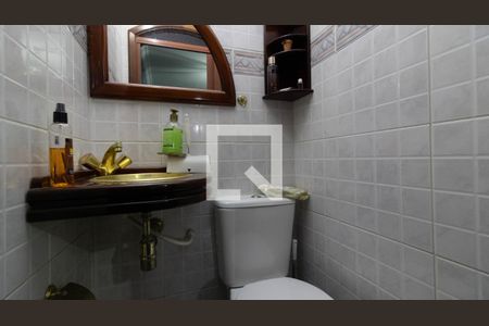 Casa à venda com 150m², 3 quartos e 3 vagas Casa à venda com 150m², 3 quartos e 3 vagasLavabo