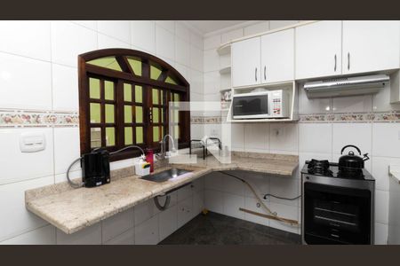 Casa à venda com 150m², 3 quartos e 3 vagas Casa à venda com 150m², 3 quartos e 3 vagasCozinha