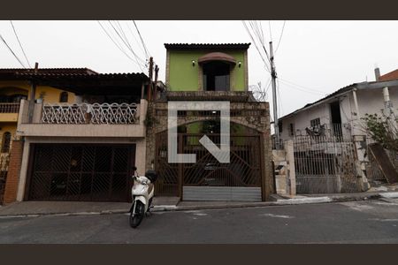 Casa à venda com 150m², 3 quartos e 3 vagas Casa à venda com 150m², 3 quartos e 3 vagasFachada