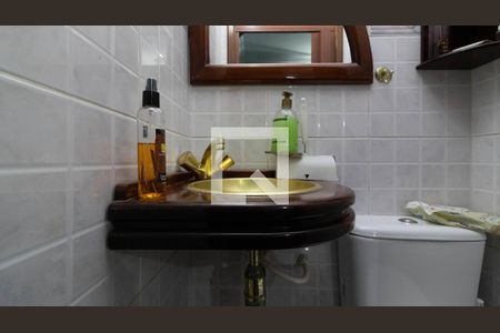 Casa à venda com 150m², 3 quartos e 3 vagas Casa à venda com 150m², 3 quartos e 3 vagasLavabo