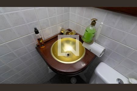 Casa à venda com 150m², 3 quartos e 3 vagas Casa à venda com 150m², 3 quartos e 3 vagasLavabo