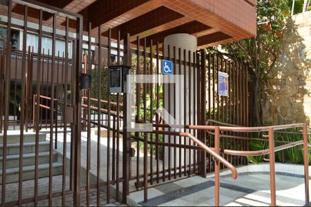 Apartamento para alugar com 120m², 4 quartos e 2 vagasFachada + Plaquinha