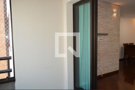 Apartamento para alugar com 120m², 4 quartos e 2 vagasVaranda