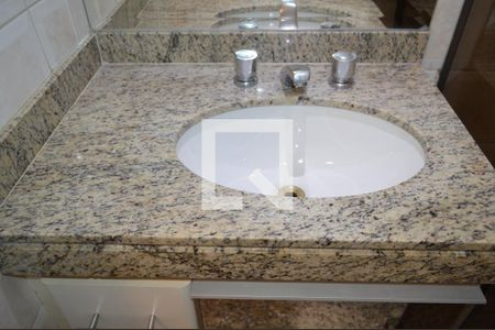 Apartamento para alugar com 120m², 4 quartos e 2 vagasBanheiro da Suíte