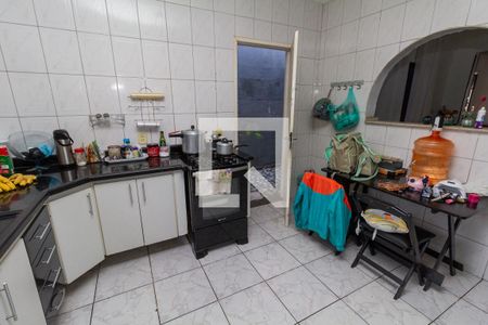 Casa à venda com 200m², 3 quartos e 2 vagas Casa à venda com 200m², 3 quartos e 2 vagasCozinha