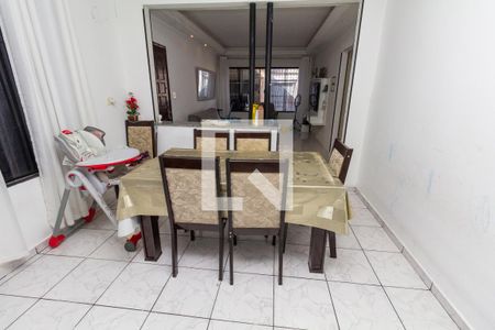 Casa à venda com 200m², 3 quartos e 2 vagas Casa à venda com 200m², 3 quartos e 2 vagasSala de Jantar