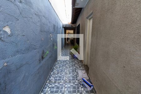 Casa à venda com 200m², 3 quartos e 2 vagas Casa à venda com 200m², 3 quartos e 2 vagasCorredor