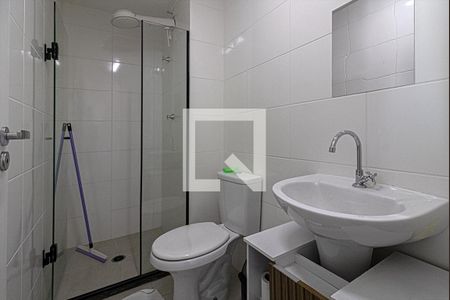 banheiro social_1 de apartamento para alugar com 1 quarto, 25m² em Jardim Santa Emilia, São Paulo