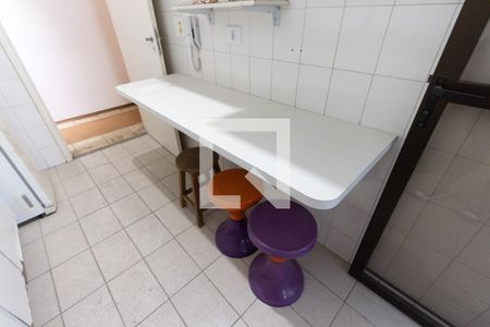 Apartamento à venda com 70m², 2 quartos e 2 vagasCozinha 