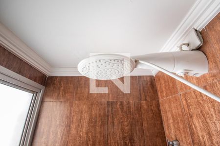 Banheiro de apartamento para alugar com 2 quartos, 57m² em Pestana, Osasco