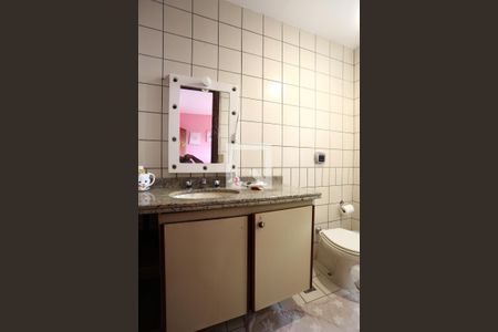 Apartamento à venda com 150m², 4 quartos e 3 vagasBanheiro da Suíte 1