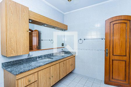 Casa à venda com 312m², 3 quartos e 5 vagasBanheiro suite 1