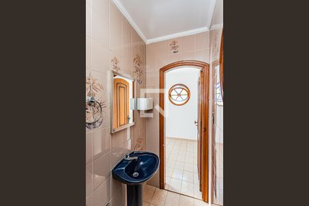 Casa à venda com 312m², 3 quartos e 5 vagasBanheiro de serviço