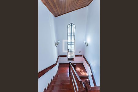 Casa à venda com 312m², 3 quartos e 5 vagasEscada