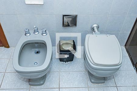 Casa à venda com 312m², 3 quartos e 5 vagasBanheiro suite 1