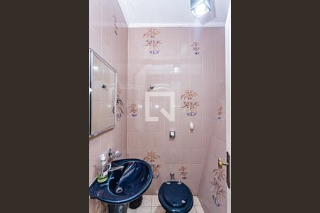 Casa à venda com 312m², 3 quartos e 5 vagasSpa - Banheiro