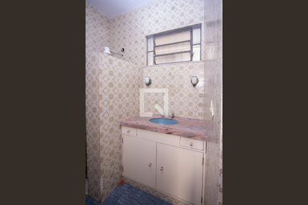 Casa à venda com 200m², 3 quartos e 2 vagasBanheiro