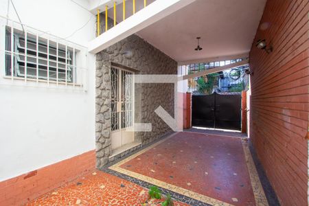 Casa à venda com 200m², 3 quartos e 2 vagasÁrea de serviço