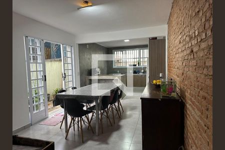 Casa à venda com 153m², 3 quartos e 2 vagas