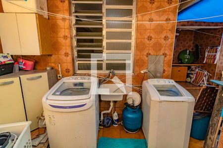 Casa à venda com 144m², 5 quartos e 2 vagasÁrea de serviço