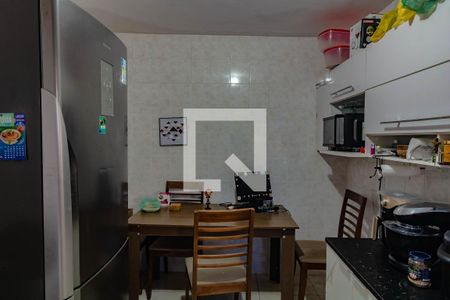 Casa à venda com 144m², 5 quartos e 2 vagas Casa à venda com 144m², 5 quartos e 2 vagasCozinha
