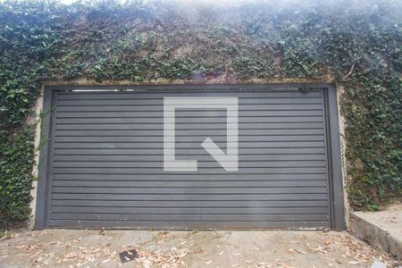 Casa para alugar com 426m², 4 quartos e 4 vagas Casa para alugar com 426m², 4 quartos e 4 vagasFachada