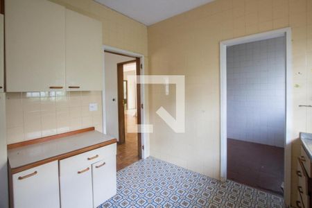 Casa para alugar com 426m², 4 quartos e 4 vagas Casa para alugar com 426m², 4 quartos e 4 vagasCozinha