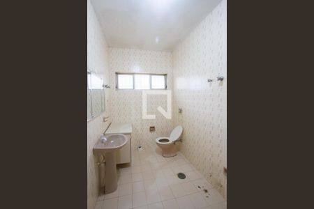 Casa para alugar com 426m², 4 quartos e 4 vagas Casa para alugar com 426m², 4 quartos e 4 vagasBanheiro 2