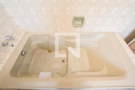 Casa para alugar com 426m², 4 quartos e 4 vagas Casa para alugar com 426m², 4 quartos e 4 vagasBanheiro 1